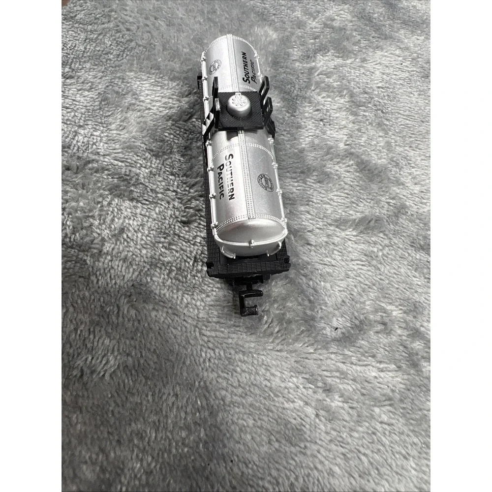 Southern Pacific Locomotive + Tank Car RR # 9794 GP-60‎ Train Set Lot of 2 NEW
